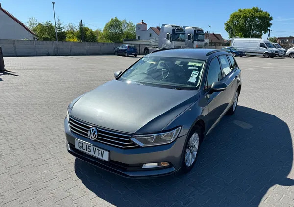 volkswagen passat Volkswagen Passat cena 19999 przebieg: 190000, rok produkcji 2015 z Sławno